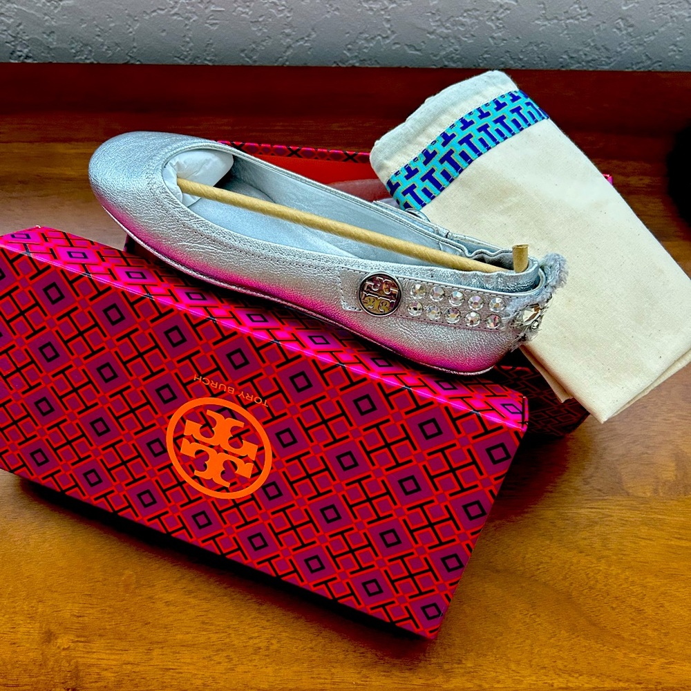 NWT Silver Tory Burch Ballet flats